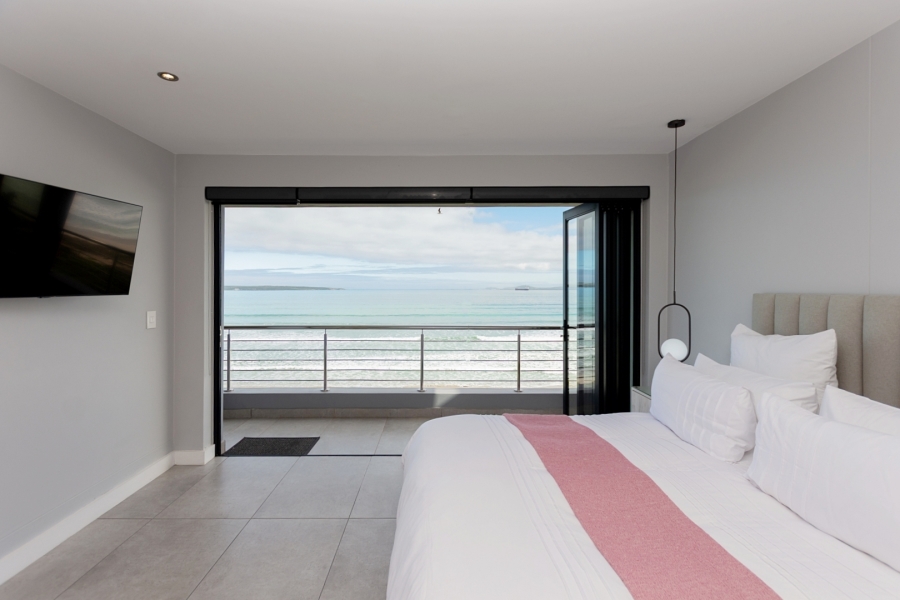 7 Bedroom Property for Sale in Calypso Beach Western Cape